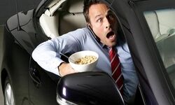مهم‌ترین عوامل حواس‌پرتی پشت فرمان