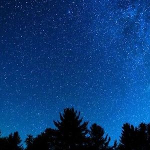 نگرانی دانشمندان از پرتاب ۴۰۰۰ آینه به فضا