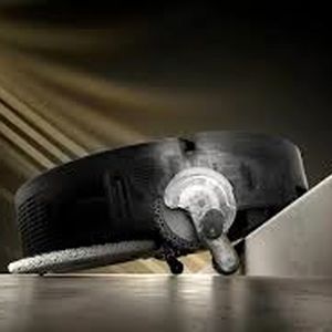 جاروبرقی رباتیک با پاهای ترسناک