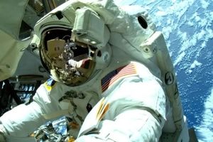 تولید غذا از هوا و ادرار فضانوردان