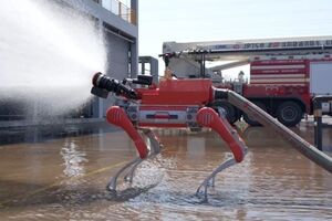 تصاویری دیدنی از سگ رباتیک آتش‌نشان برای اطفا در شرایط پرخطر/ ویدئو