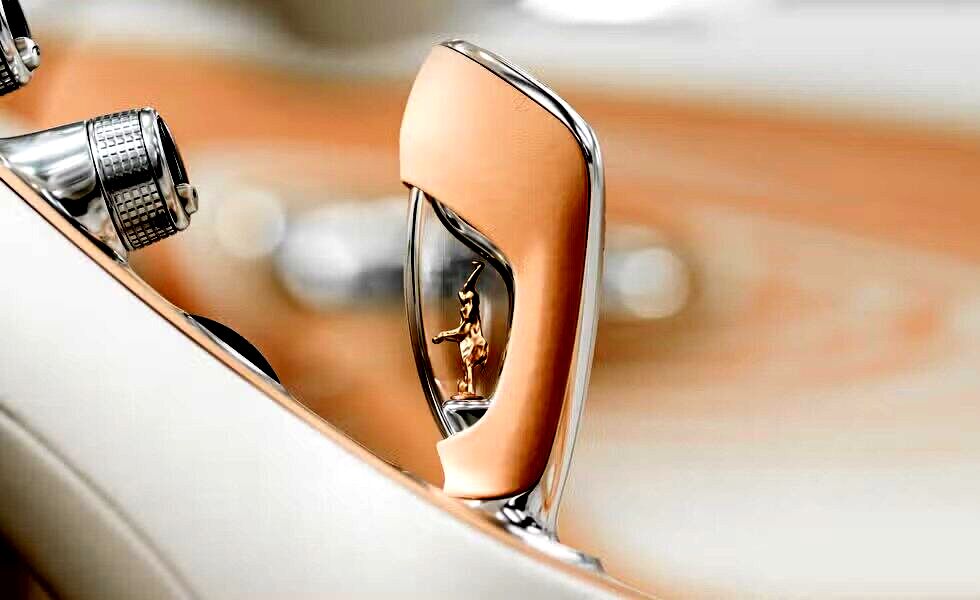 مروارید نایاب معرفی شد / اثر هنری ۱۶ سیلندر
