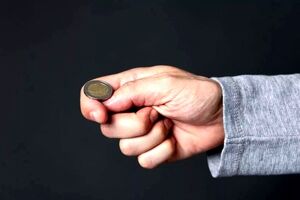 شیر یا خط بر پایه شانس است، پس چرا وقتی می‌بازیم دنبال مقصر می‌گردیم؟