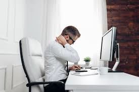 نشستن طولانی برای سلامتی مفید نیست؛ اما آیا واقعاً در حد سیگار کشیدن خطرناک است؟