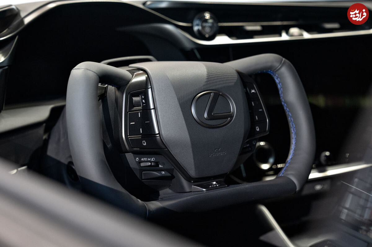 lexus-rz-f-sport-2025-yoke