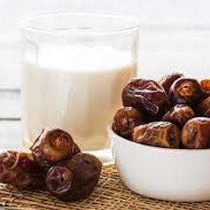 بهترین زمان مصرف شیر و خرما از نگاه متخصصان تغذیه 