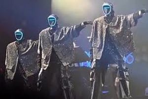 ربات‌های انسان‌نما ستاره کنسرت چین می‌شوند؛ رقص هماهنگ ۶ ربات روی صحنه/ ویدئو