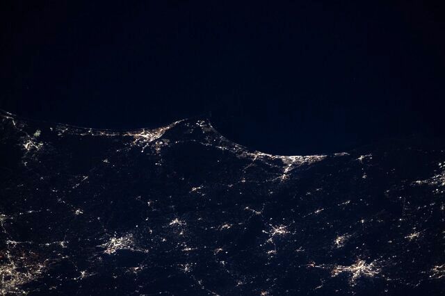 وقتی ساکنان فضا و زمین از یکدیگر عکس می‌گیرند