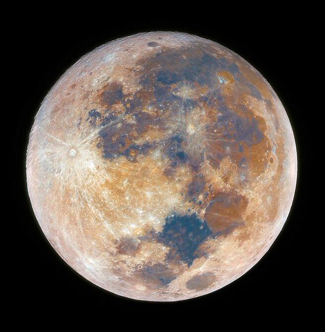 زیباترین تصاویر از اولین ابرماه سال ۲۰۲۵