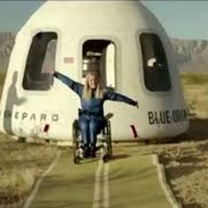 برای نخستین بار یک فرد معلول راهی فضا شد/ ویدئو