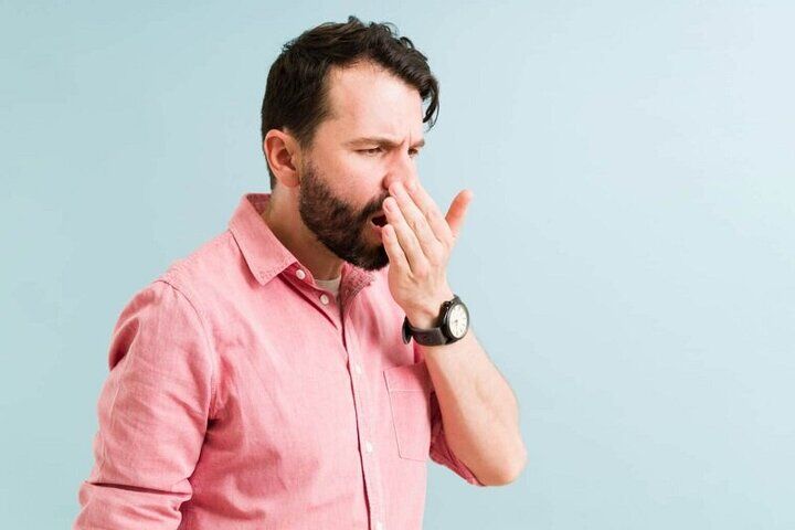مهم‌ترین دلایل بوی بد دهان/ چه زمانی باید به پزشک مراجعه کرد؟
