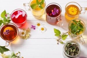 صبح، ظهر، شب چه بنوشیم؟/ دم‌نوش‌ها و نوشیدنی‌های گیاهی عالی برای هر زمان