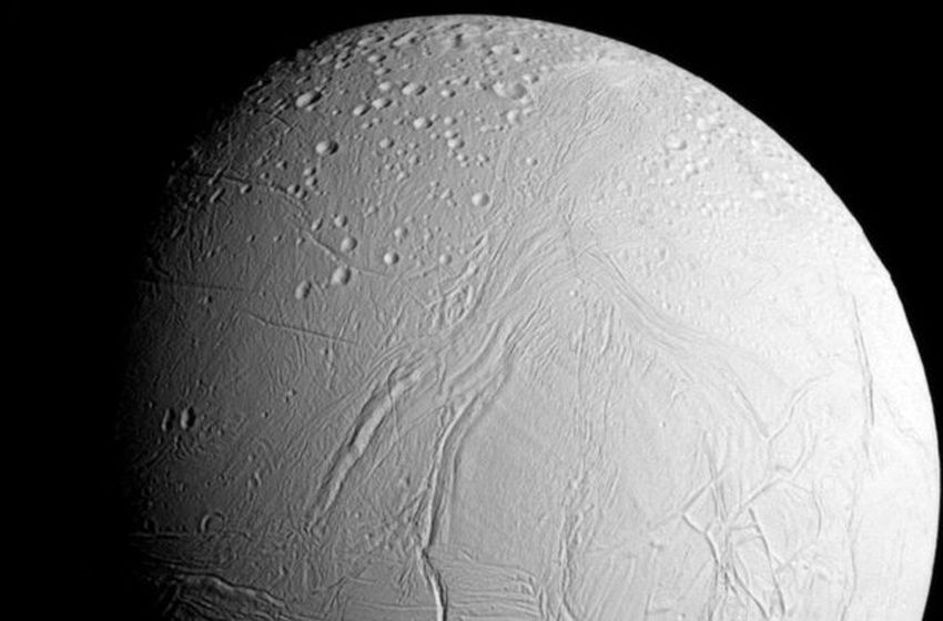 آیا حیات می‌تواند روی قمر سیاره‌ای سرگردان و بدون خورشید آغاز شود؟